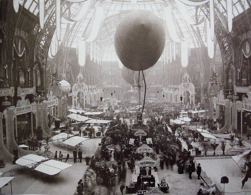 Illustration for article titled Explore a Turn-of-the-Century Parisian Landmark on the Back of a Drone